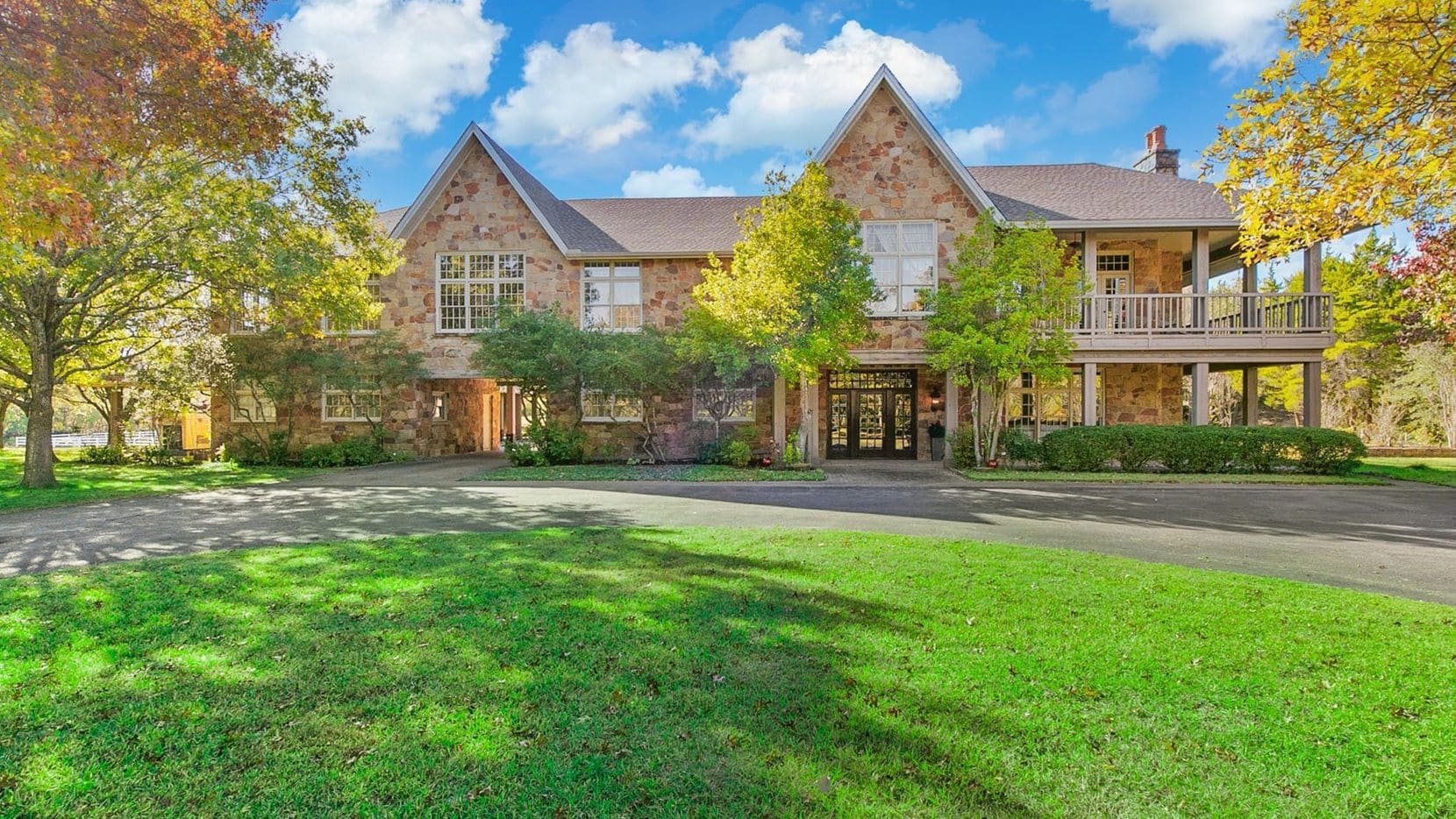 DeSoto Home on 48 acres